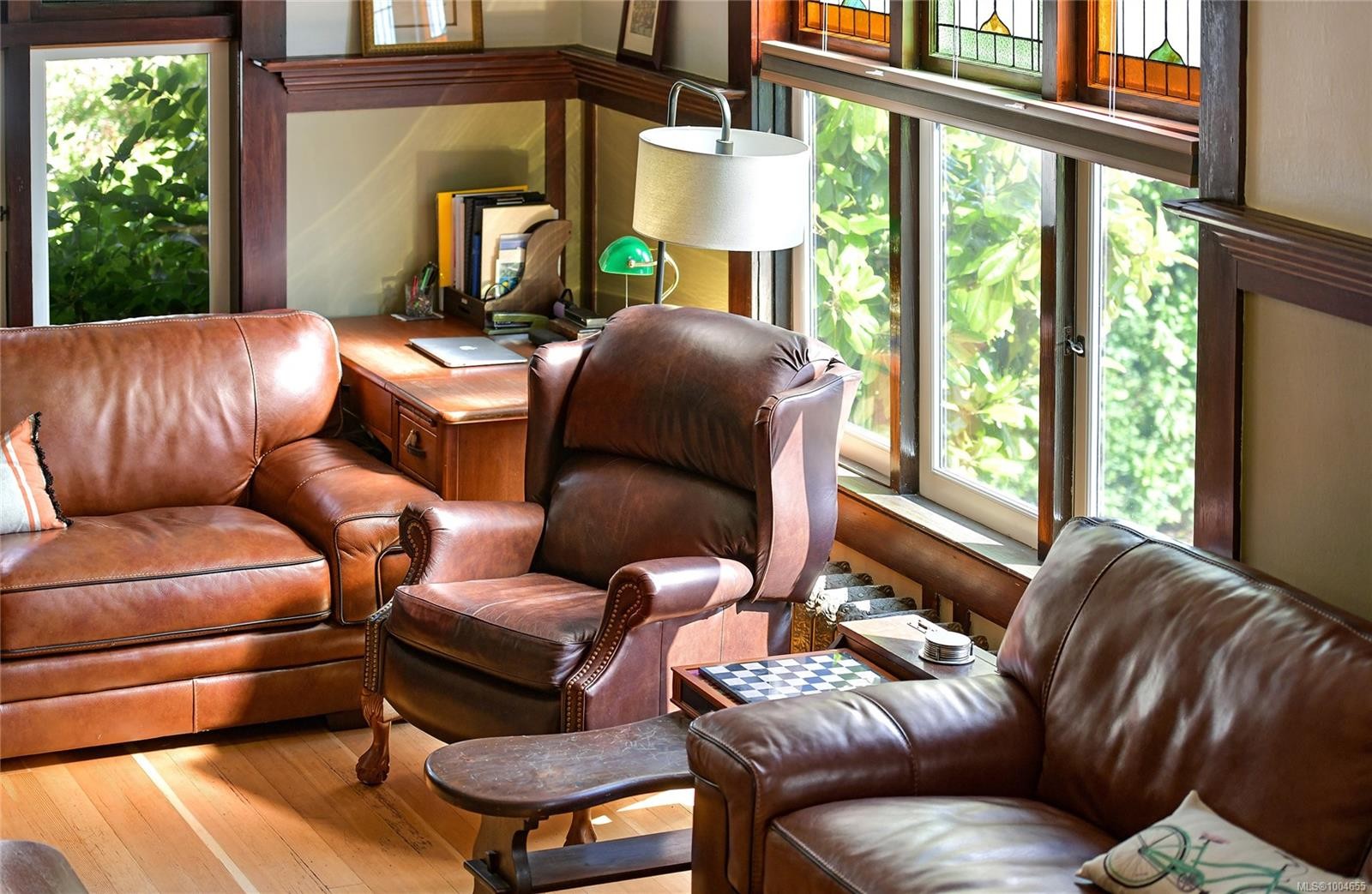 566 Gorge Rd West, Saanich, BC