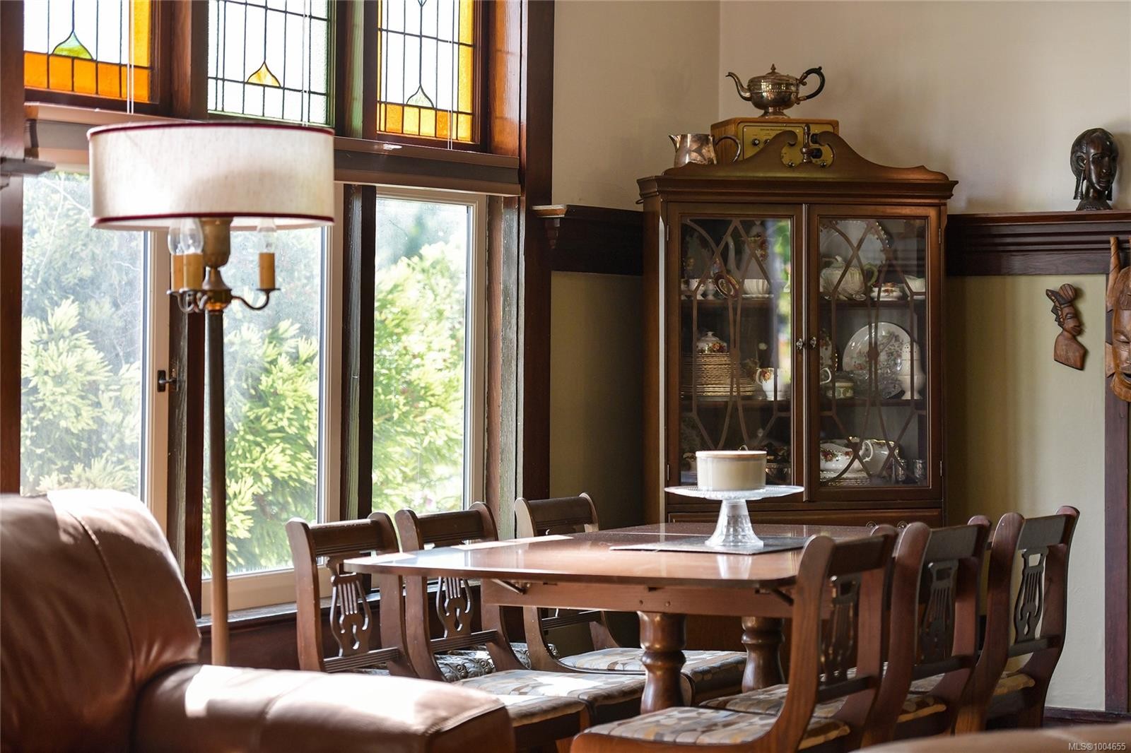 566 Gorge Rd West, Saanich, BC