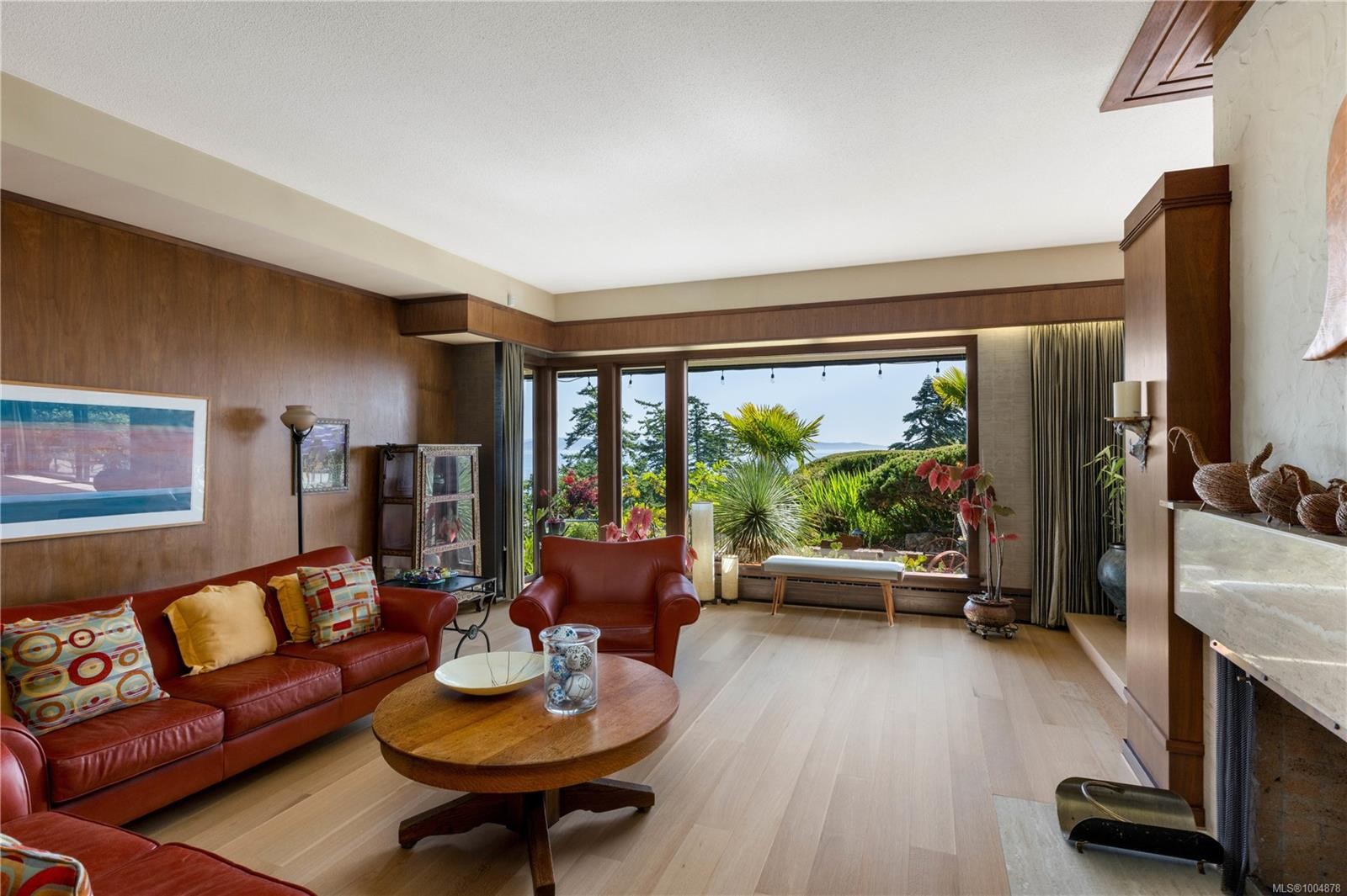 1996 Ferndale Rd, Saanich, BC