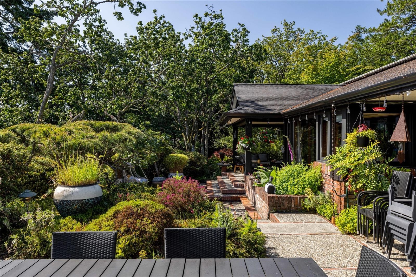 1996 Ferndale Rd, Saanich, BC