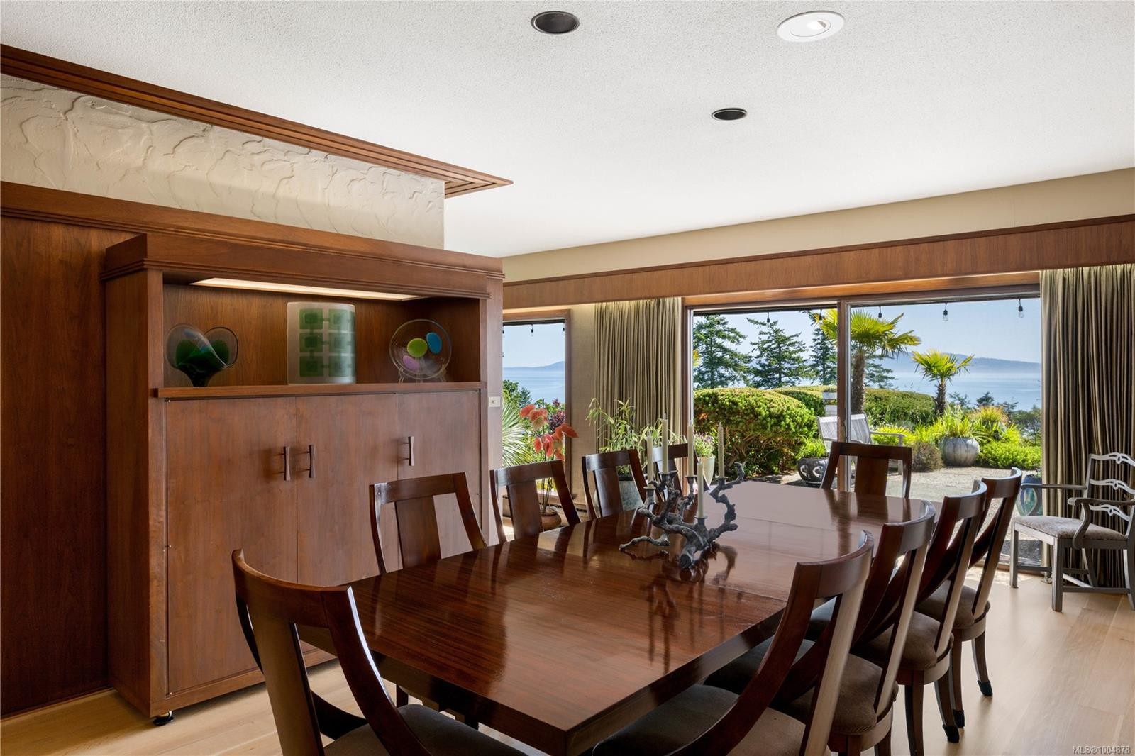 1996 Ferndale Rd, Saanich, BC