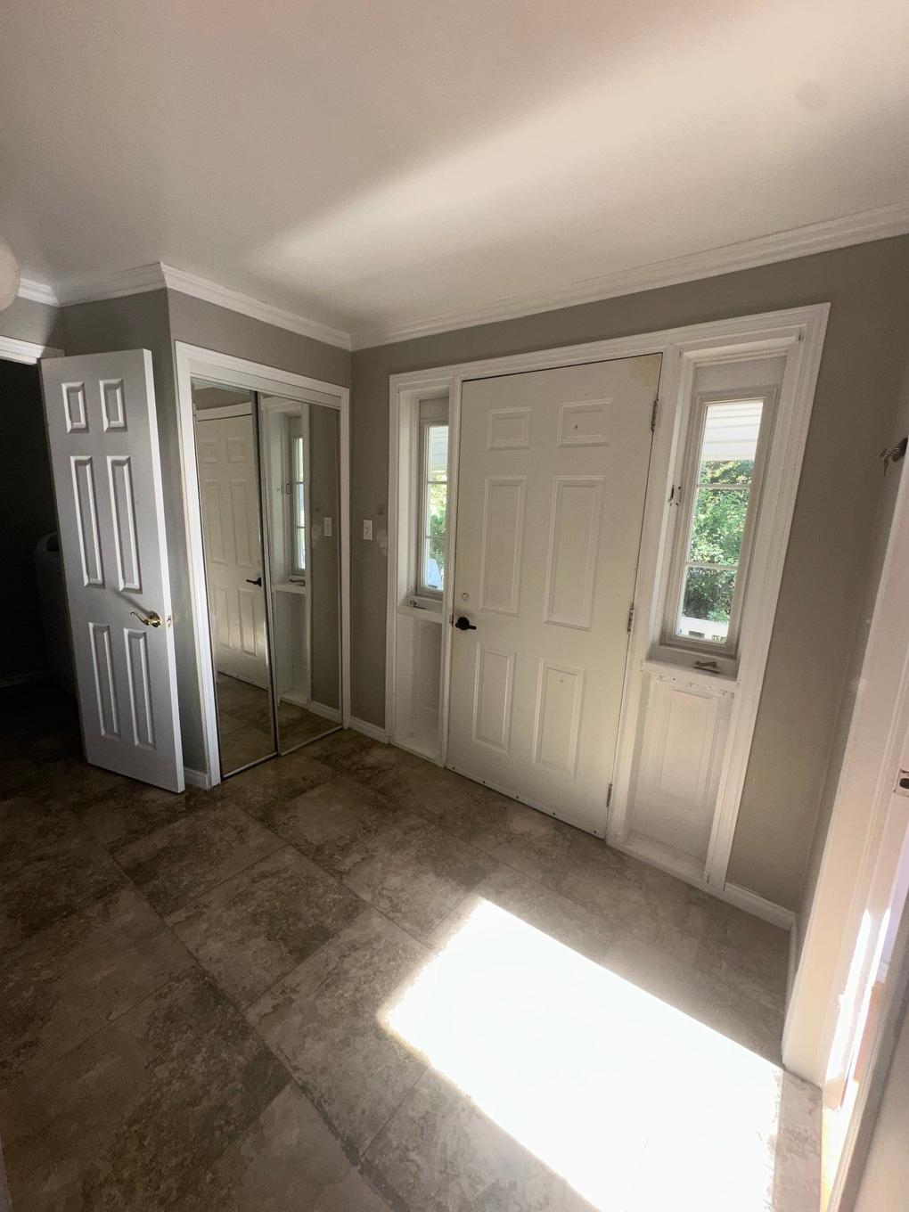 Hall d'entrée/Vestibule - 4051 52E Rue, Laval (Laval-Ouest), QC - Indoor Photo Showing Other Room