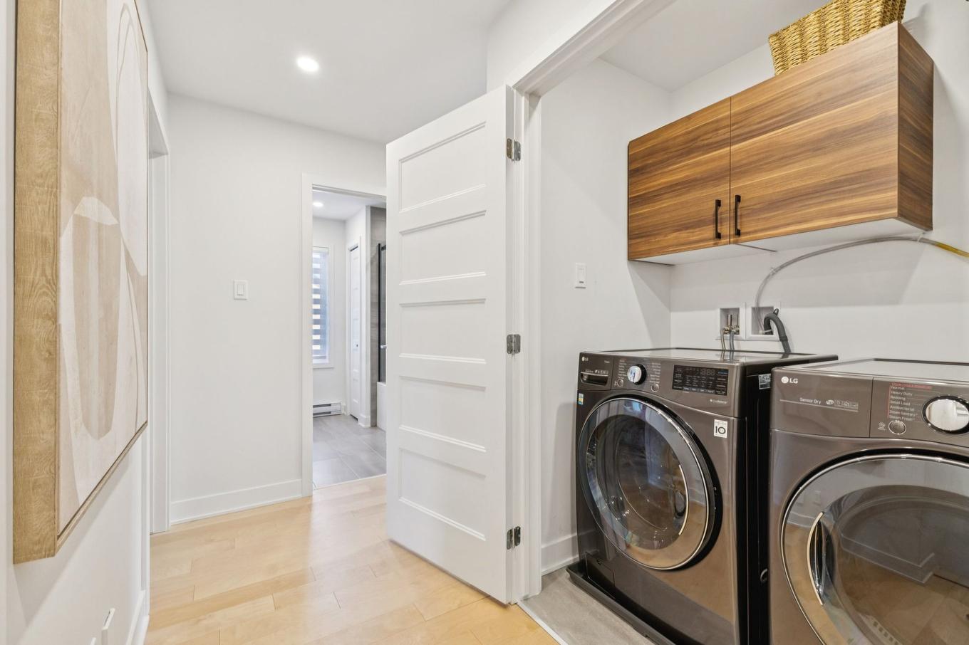 Salle de lavage - 567 Rue Charlie-Forbell, Mont-Tremblant, QC - Indoor Photo Showing Laundry Room