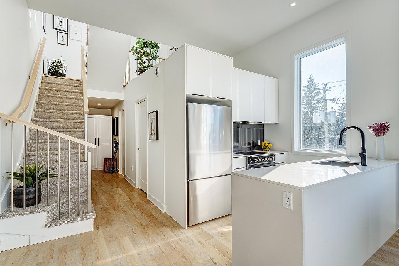 Cuisine - 301-800 Rue Villeray, Montréal (Villeray/Saint-Michel/Parc-Extension), QC - Indoor Photo Showing Kitchen With Upgraded Kitchen