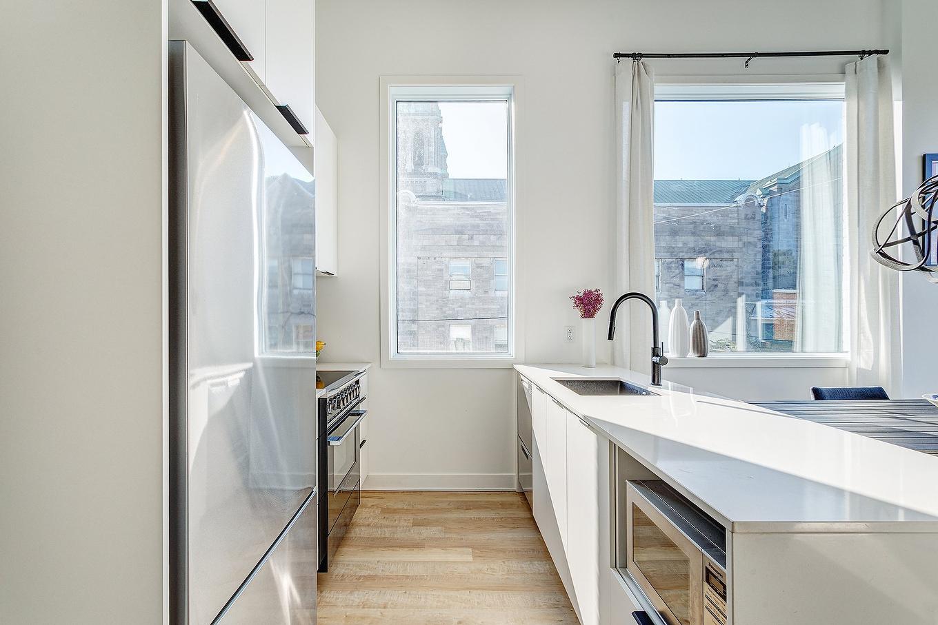 Cuisine - 301-800 Rue Villeray, Montréal (Villeray/Saint-Michel/Parc-Extension), QC - Indoor Photo Showing Other Room