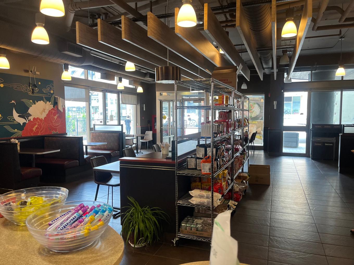 Cafétéria - 3444 Av. Du Parc, Montréal (Le Plateau-Mont-Royal), QC