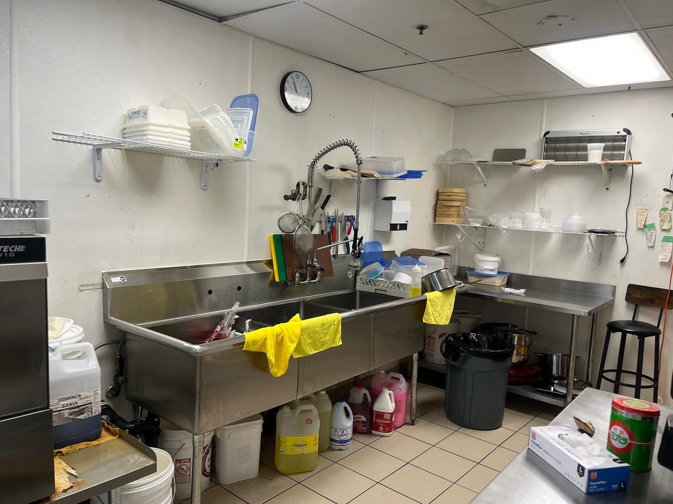 Cuisine - 3444 Av. Du Parc, Montréal (Le Plateau-Mont-Royal), QC