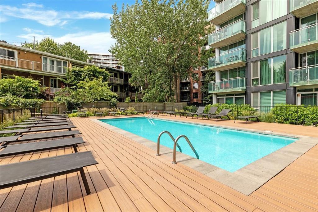 Pool - 1115-190 Rue Murray, Montréal (Le Sud-Ouest), QC - Outdoor With In Ground Pool With Balcony