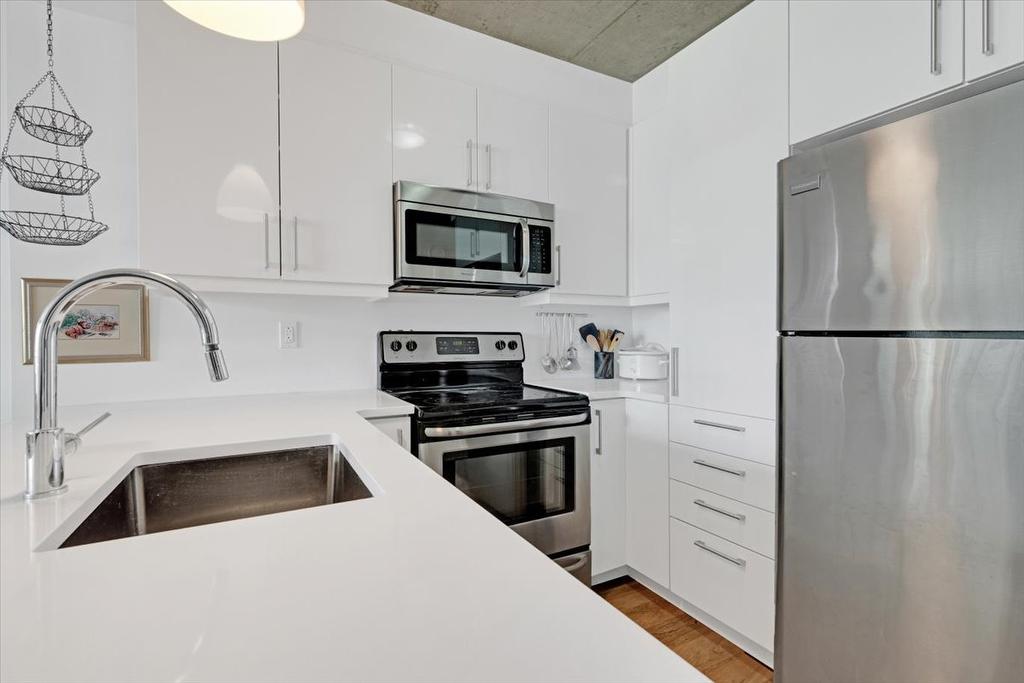 Kitchen - 1115-190 Rue Murray, Montréal (Le Sud-Ouest), QC - Indoor Photo Showing Kitchen With Upgraded Kitchen