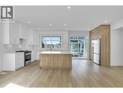 Kitchen & Dining area -