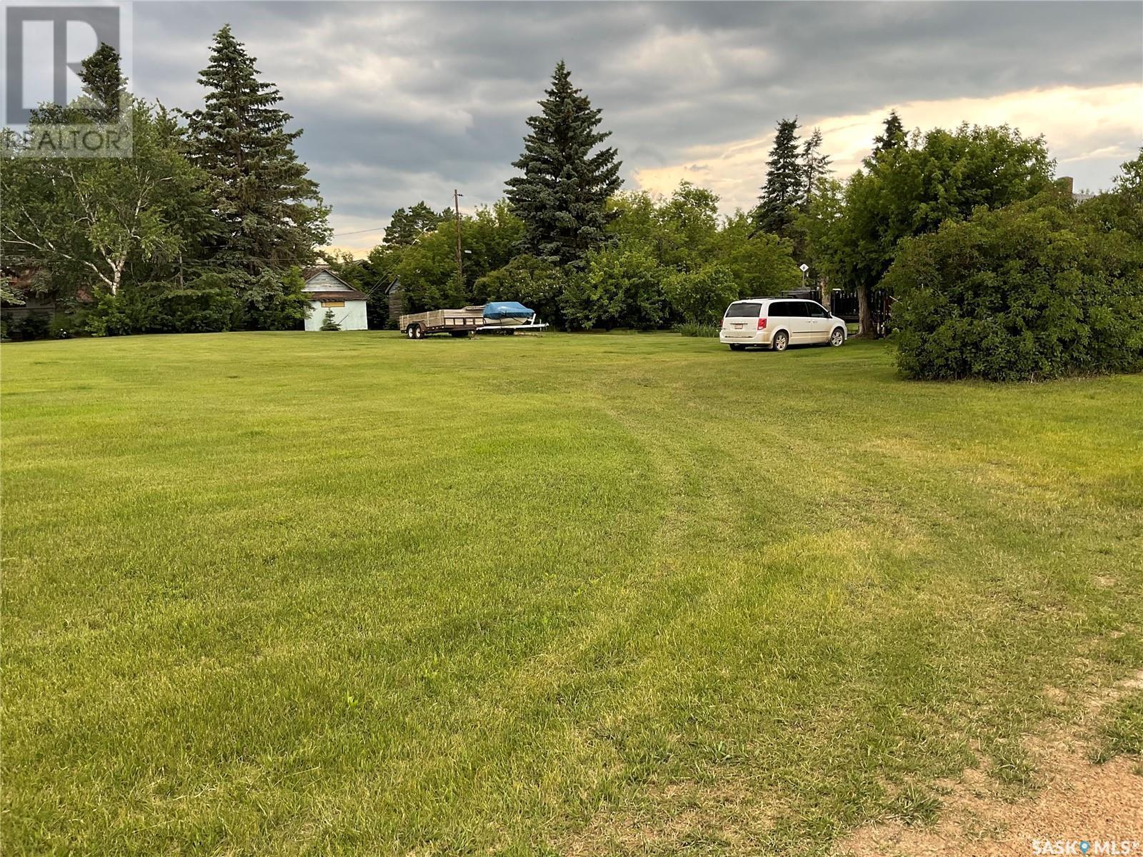 117 First Street E, Invergordon Rm No. 430, SK - Outdoor