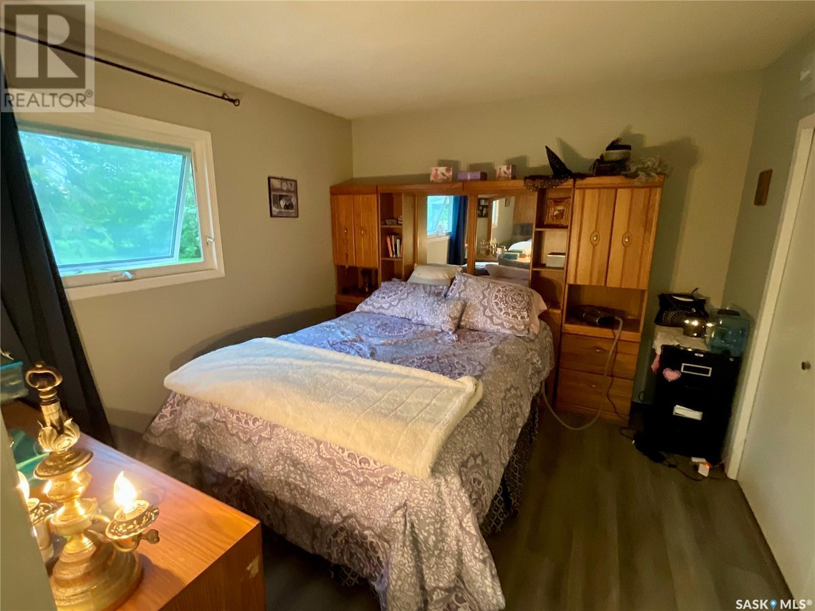 117 First Street E, Invergordon Rm No. 430, SK - Indoor Photo Showing Bedroom