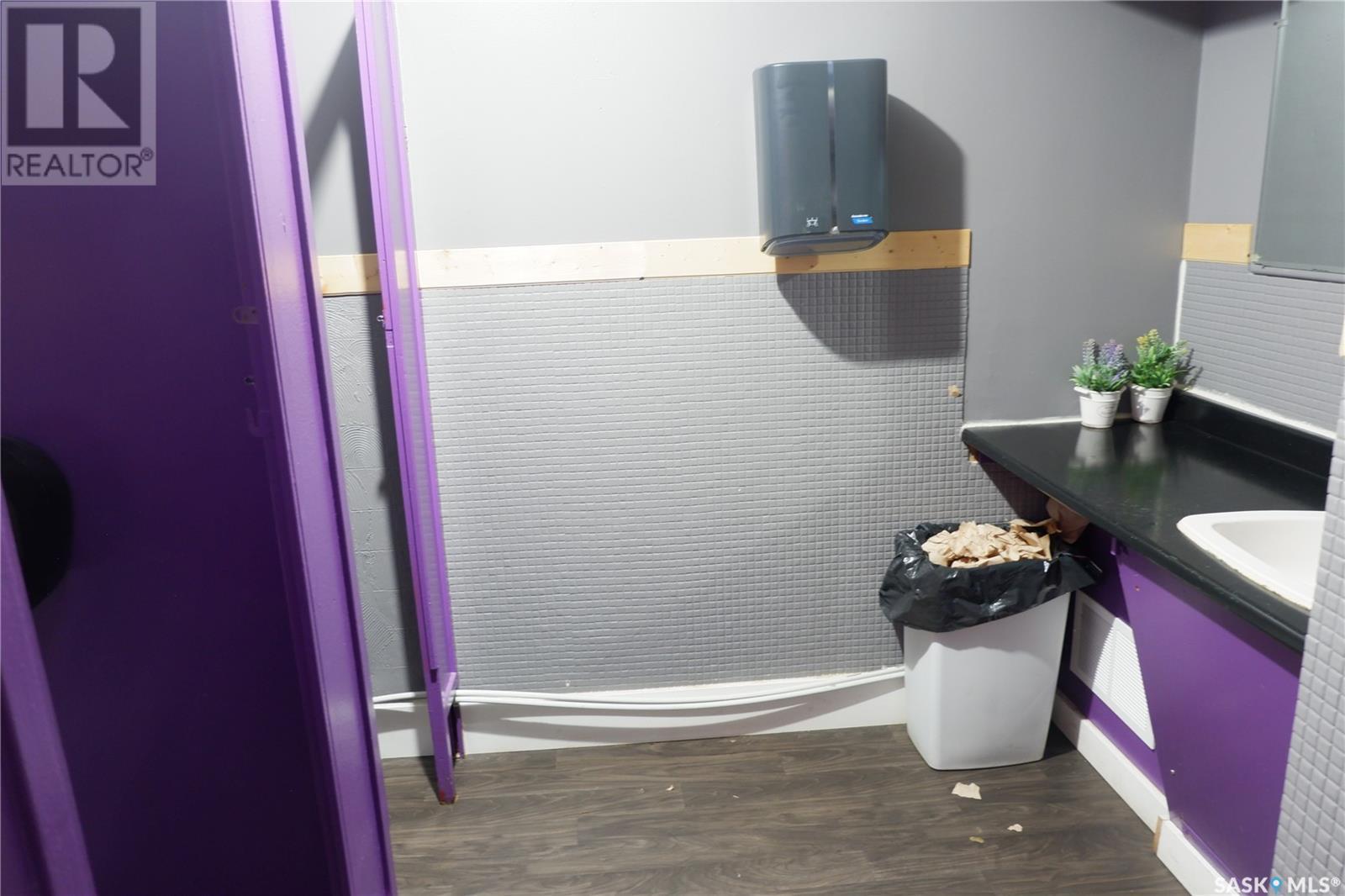 401 Main Street, Mossbank, SK