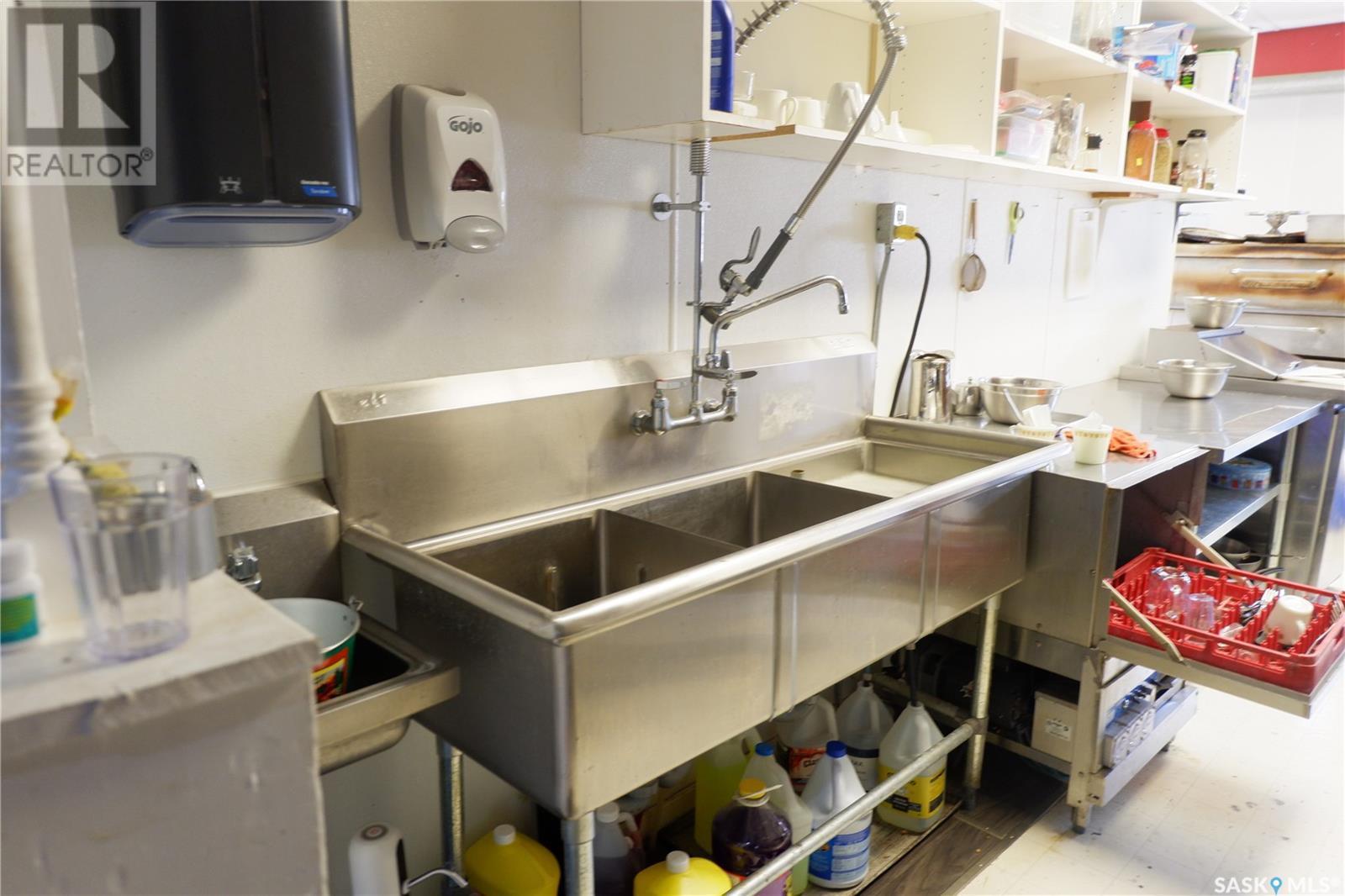 401 Main Street, Mossbank, SK