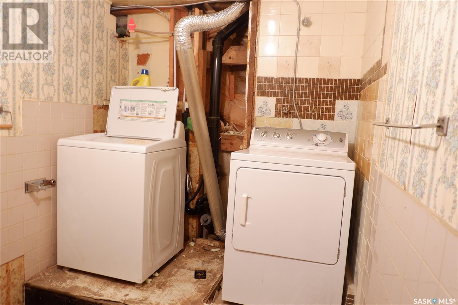 401 Main Street, Mossbank, SK