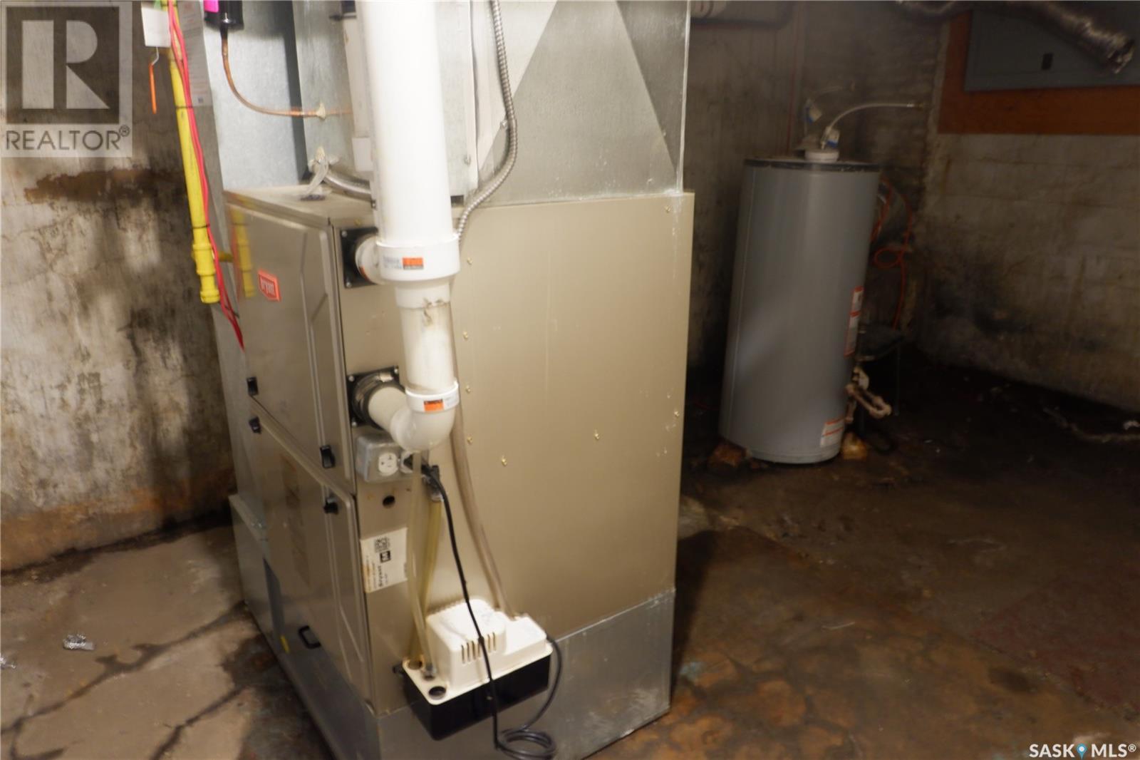 401 Main Street, Mossbank, SK