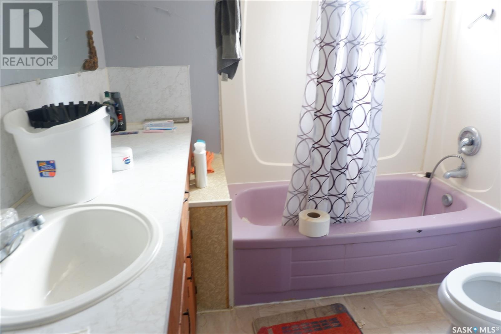 401 Main Street, Mossbank, SK