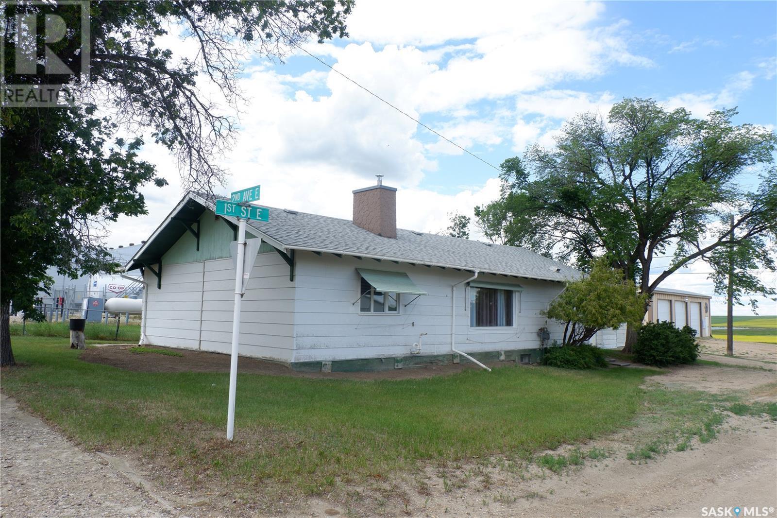 48 2Nd Avenue E, Lafleche, SK - Outdoor