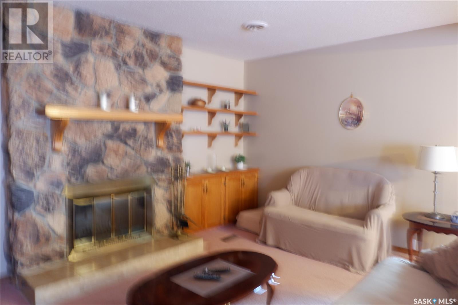 48 2Nd Avenue E, Lafleche, SK - Indoor