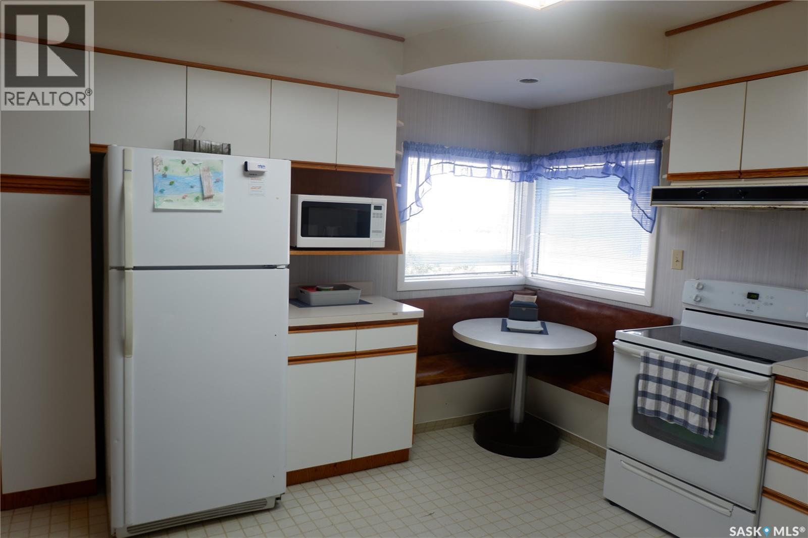 48 2Nd Avenue E, Lafleche, SK