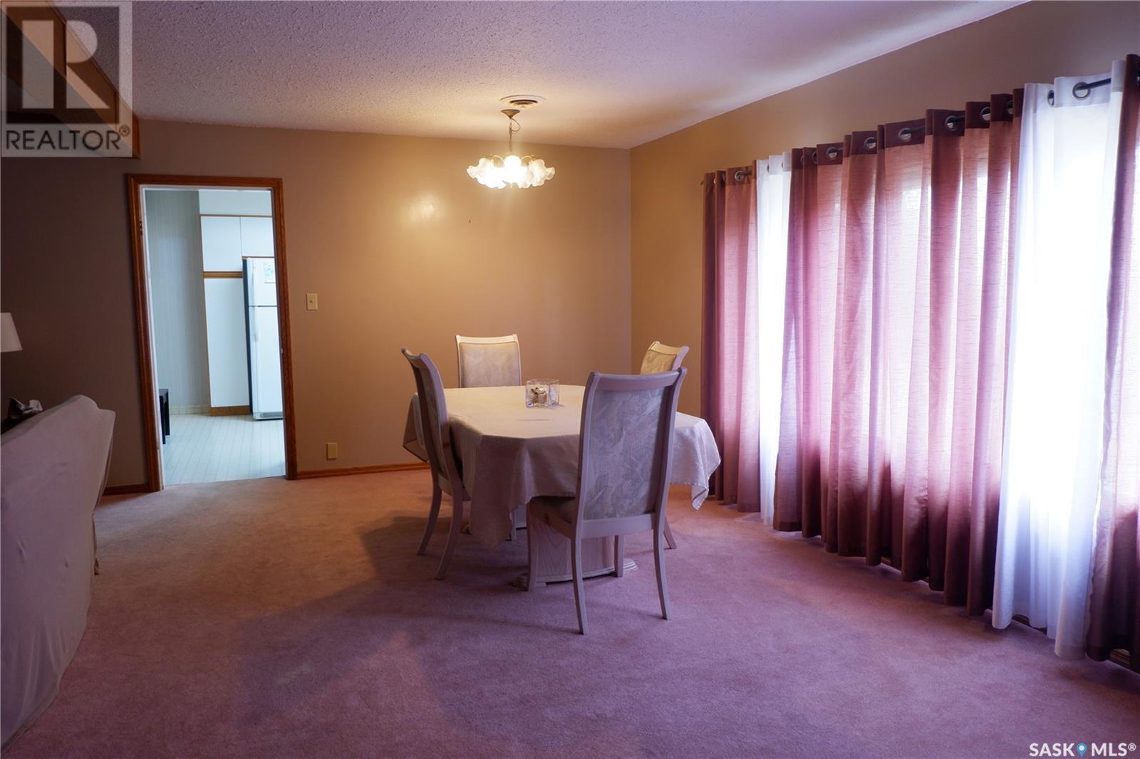 48 2Nd Avenue E, Lafleche, SK - Indoor Photo Showing Dining Room
