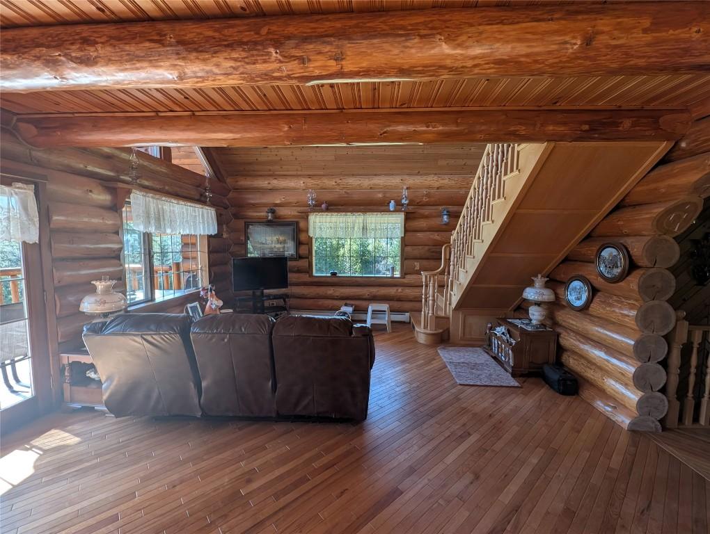 1361 Horning Road, Seymour Arm, BC - Indoor