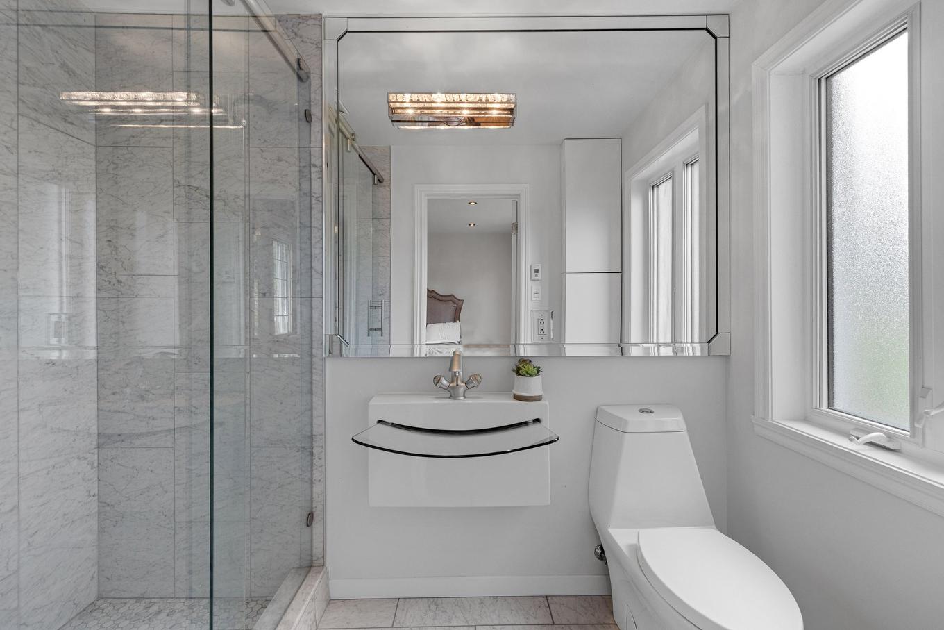 Ensuite bathroom - 120 Ch. Strathcona, Mont-Royal, QC - Indoor Photo Showing Bathroom