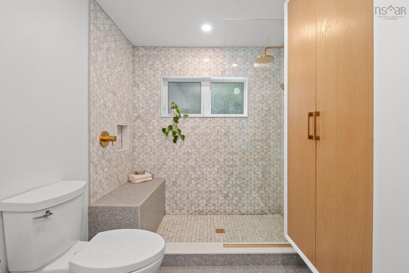 7062 Royal Pine Avenue, Halifax, NS