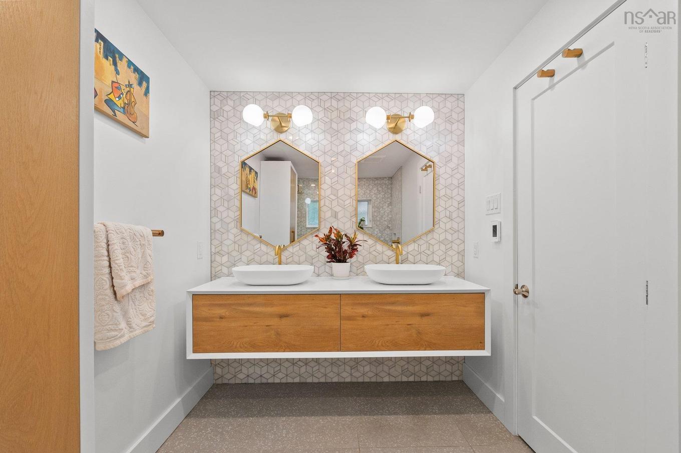 7062 Royal Pine Avenue, Halifax, NS