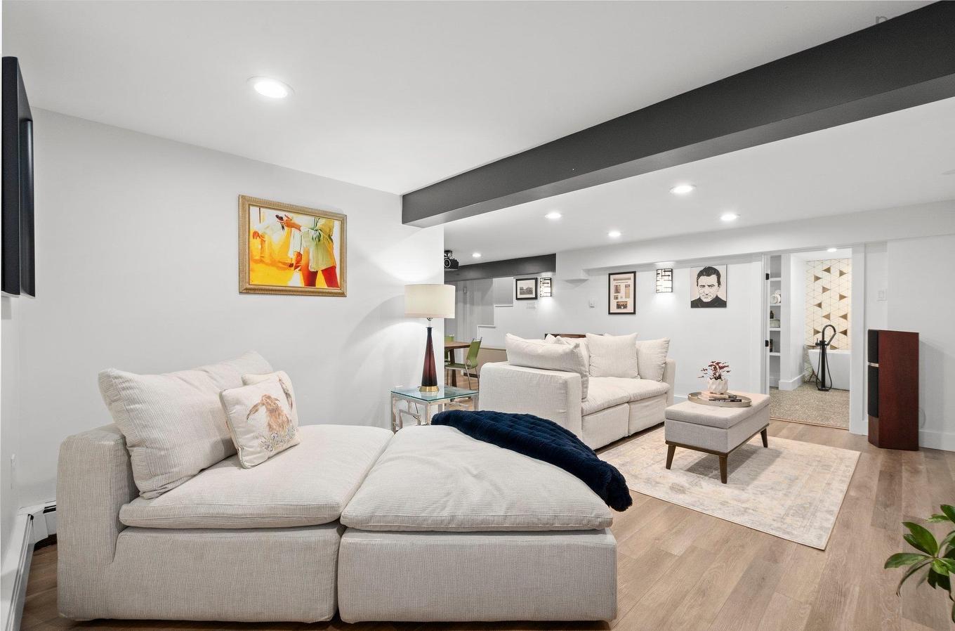 7062 Royal Pine Avenue, Halifax, NS