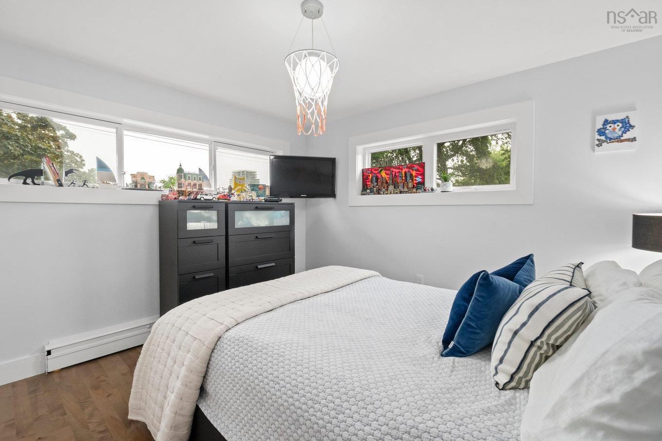 7062 Royal Pine Avenue, Halifax, NS