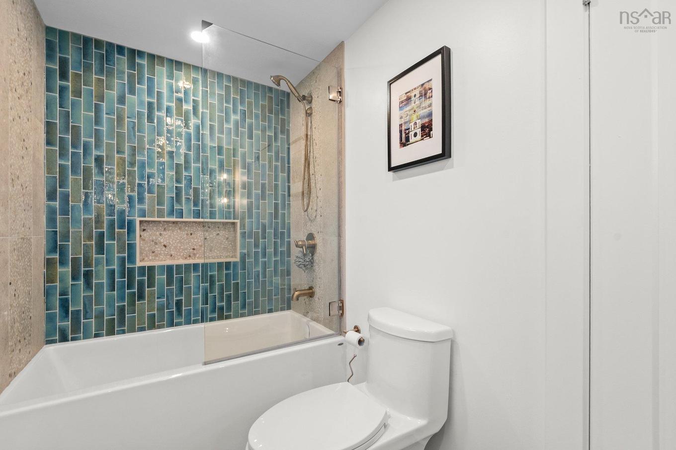 7062 Royal Pine Avenue, Halifax, NS