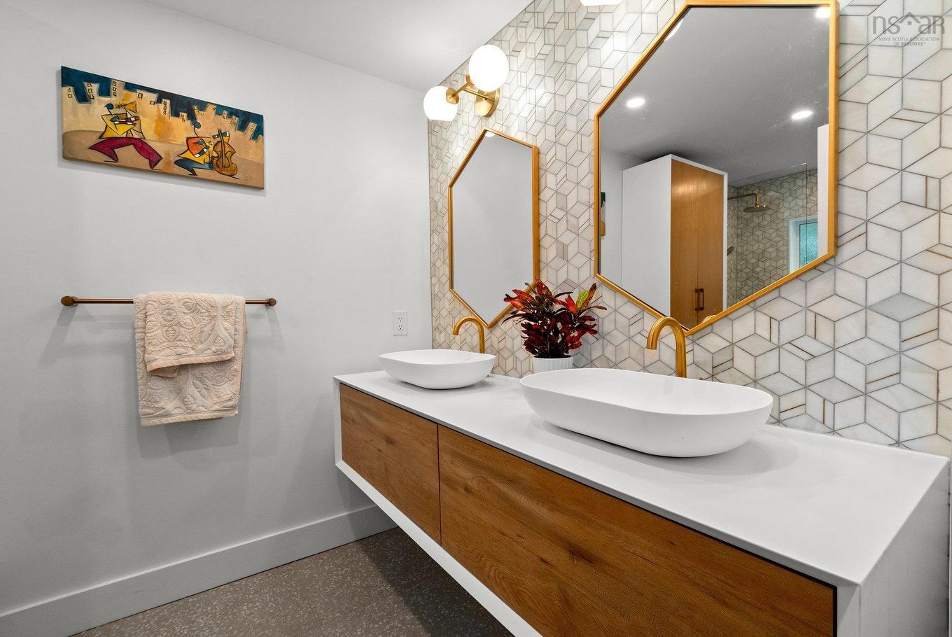 7062 Royal Pine Avenue, Halifax, NS