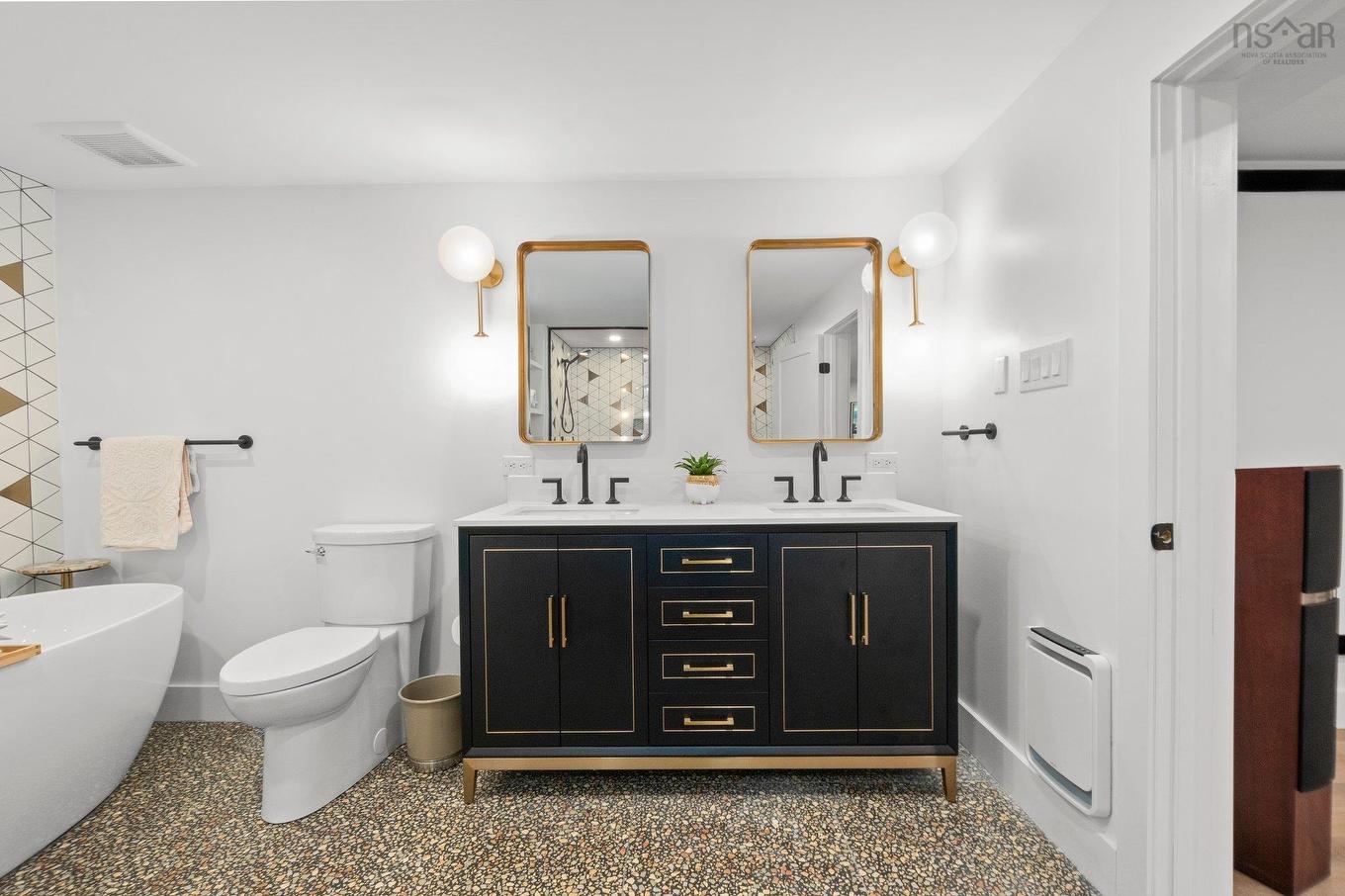 7062 Royal Pine Avenue, Halifax, NS