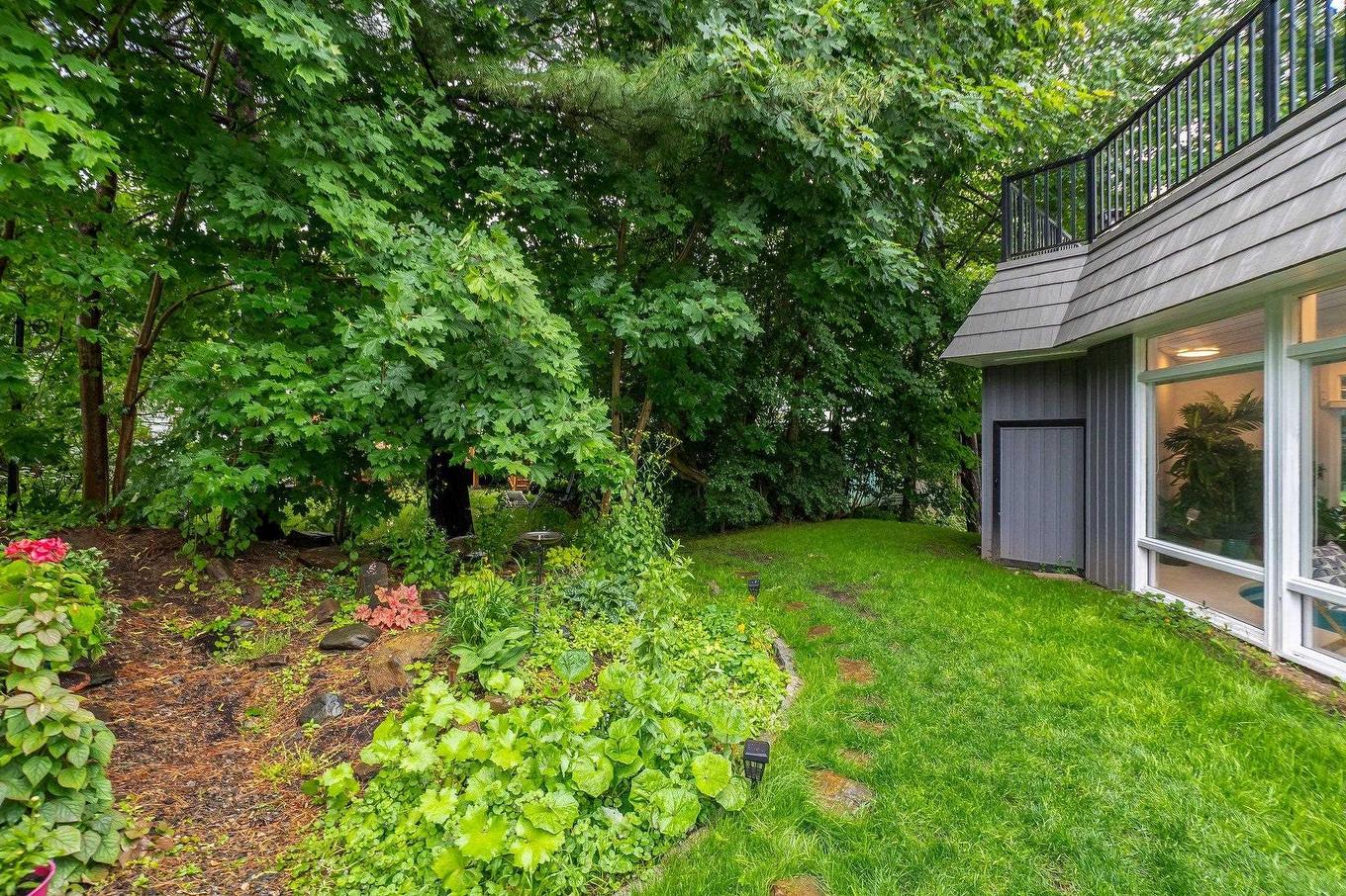 7062 Royal Pine Avenue, Halifax, NS