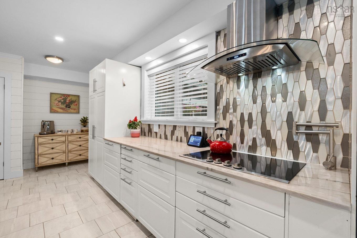 7062 Royal Pine Avenue, Halifax, NS