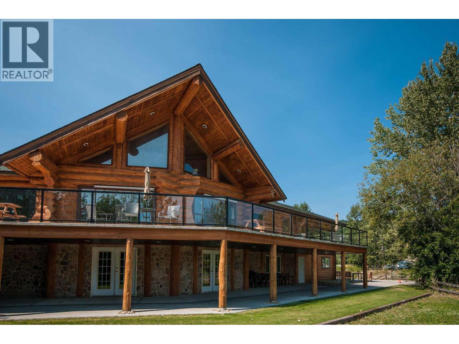 16 Osprey Lane, Lee Creek, BC