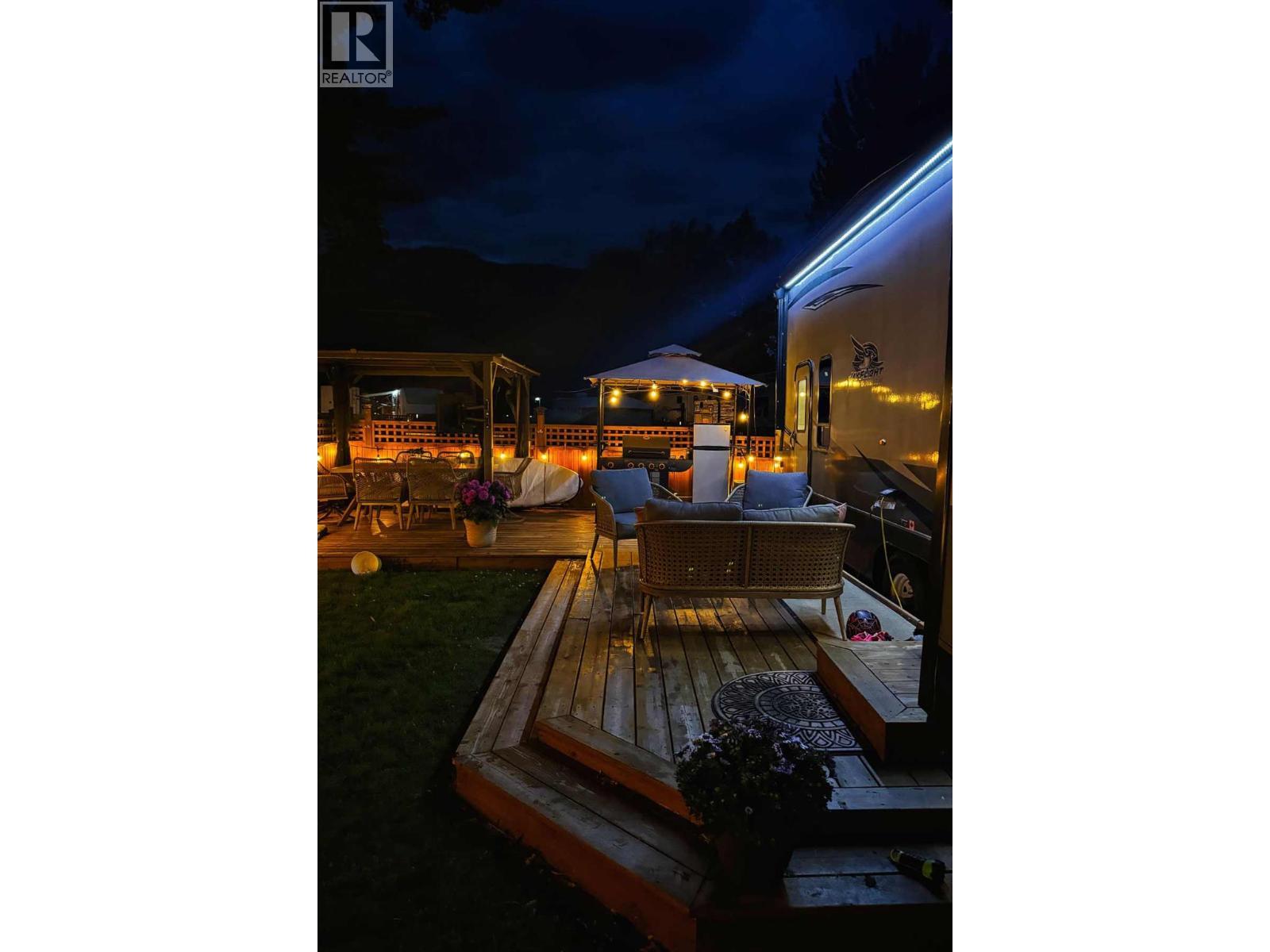 16 Osprey Lane, Lee Creek, BC