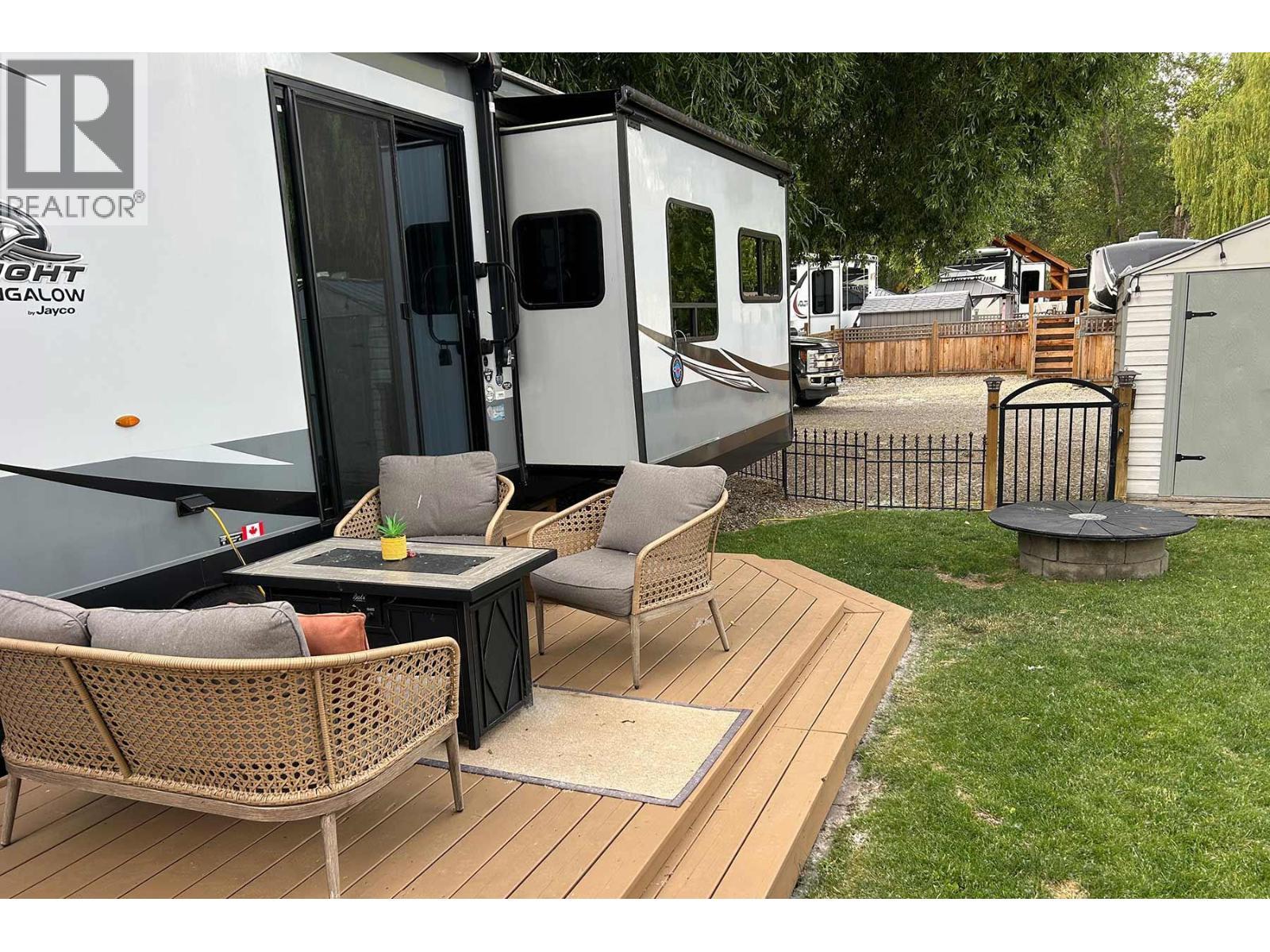 16 Osprey Lane, Lee Creek, BC