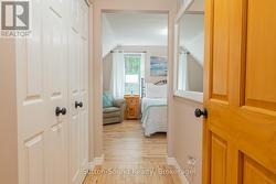 Primary bed w large double closet, ensuite bath -