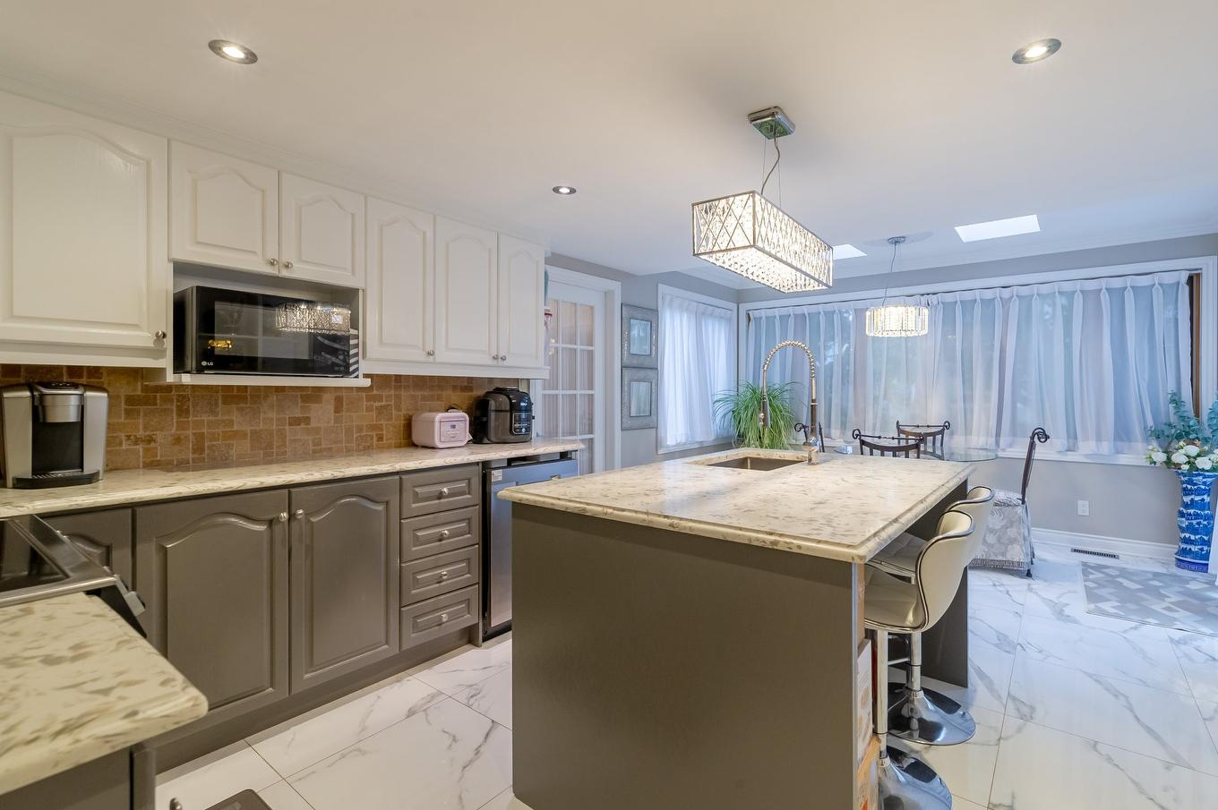 Kitchen - 990 Rue Renoir, Brossard, QC - Indoor Photo Showing Kitchen