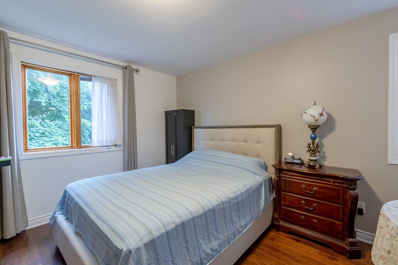Bedroom - 990 Rue Renoir, Brossard, QC - Indoor Photo Showing Bedroom