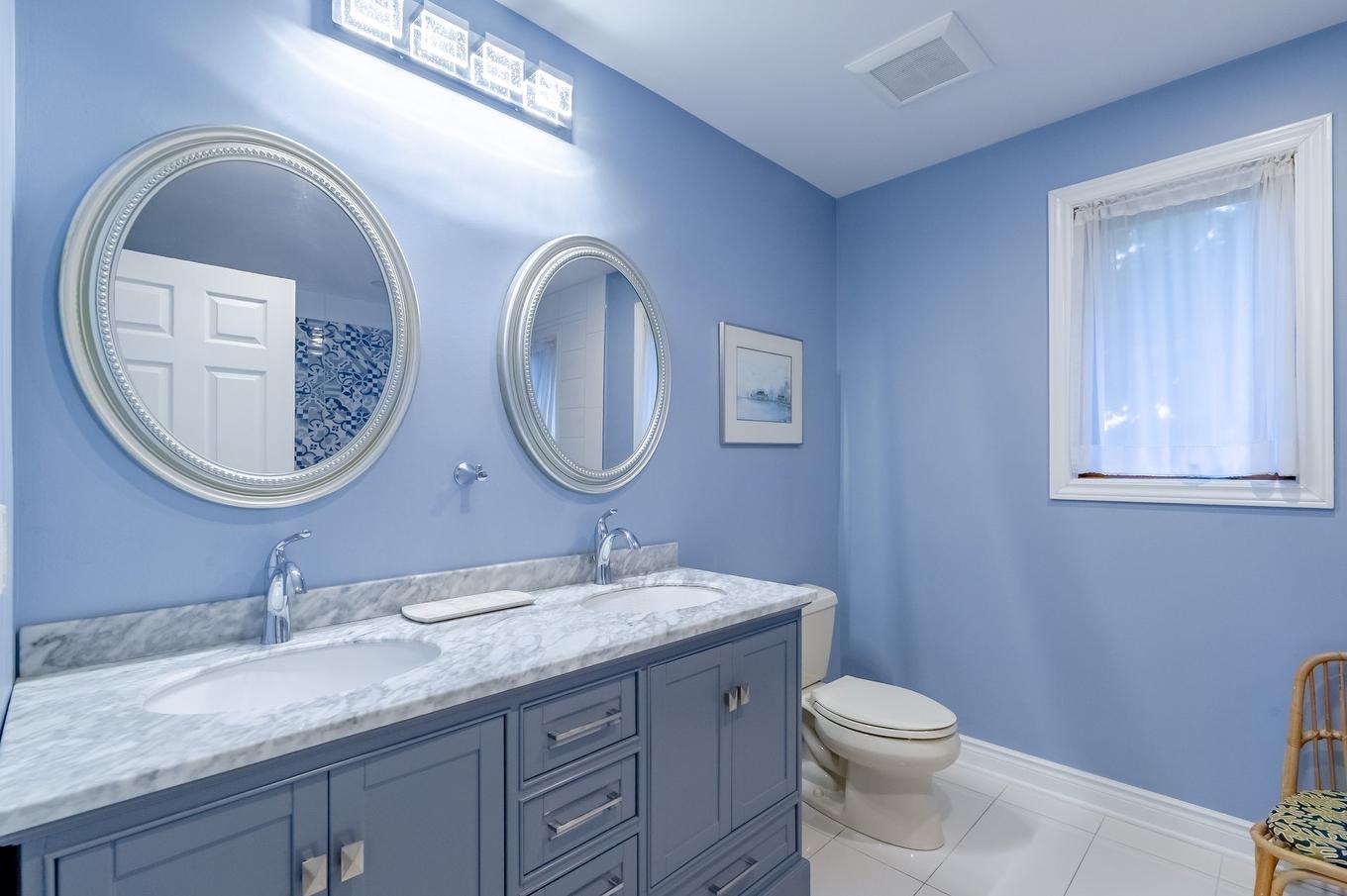 Ensuite bathroom - 990 Rue Renoir, Brossard, QC - Indoor Photo Showing Bathroom
