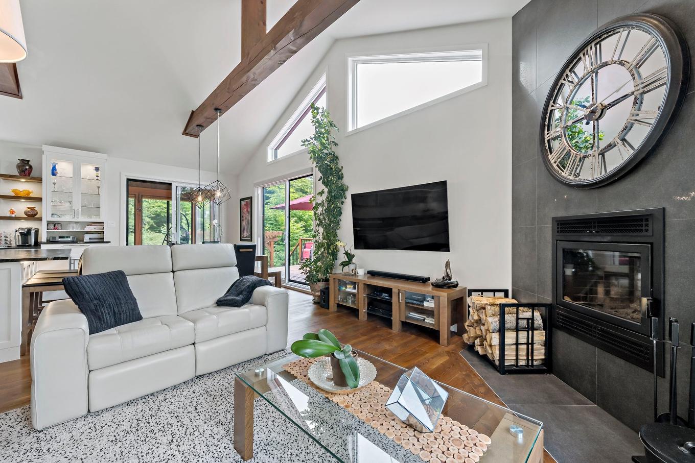 Living room - 140 Allée Des Weskarinis, Mont-Tremblant, QC - Indoor Photo Showing Living Room With Fireplace