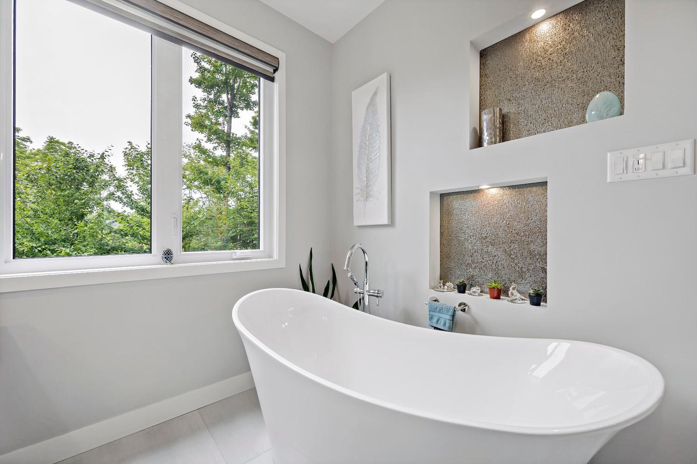 Ensuite bathroom - 140 Allée Des Weskarinis, Mont-Tremblant, QC - Indoor Photo Showing Bathroom