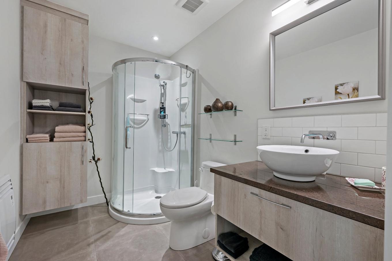 Bathroom - 140 Allée Des Weskarinis, Mont-Tremblant, QC - Indoor Photo Showing Bathroom