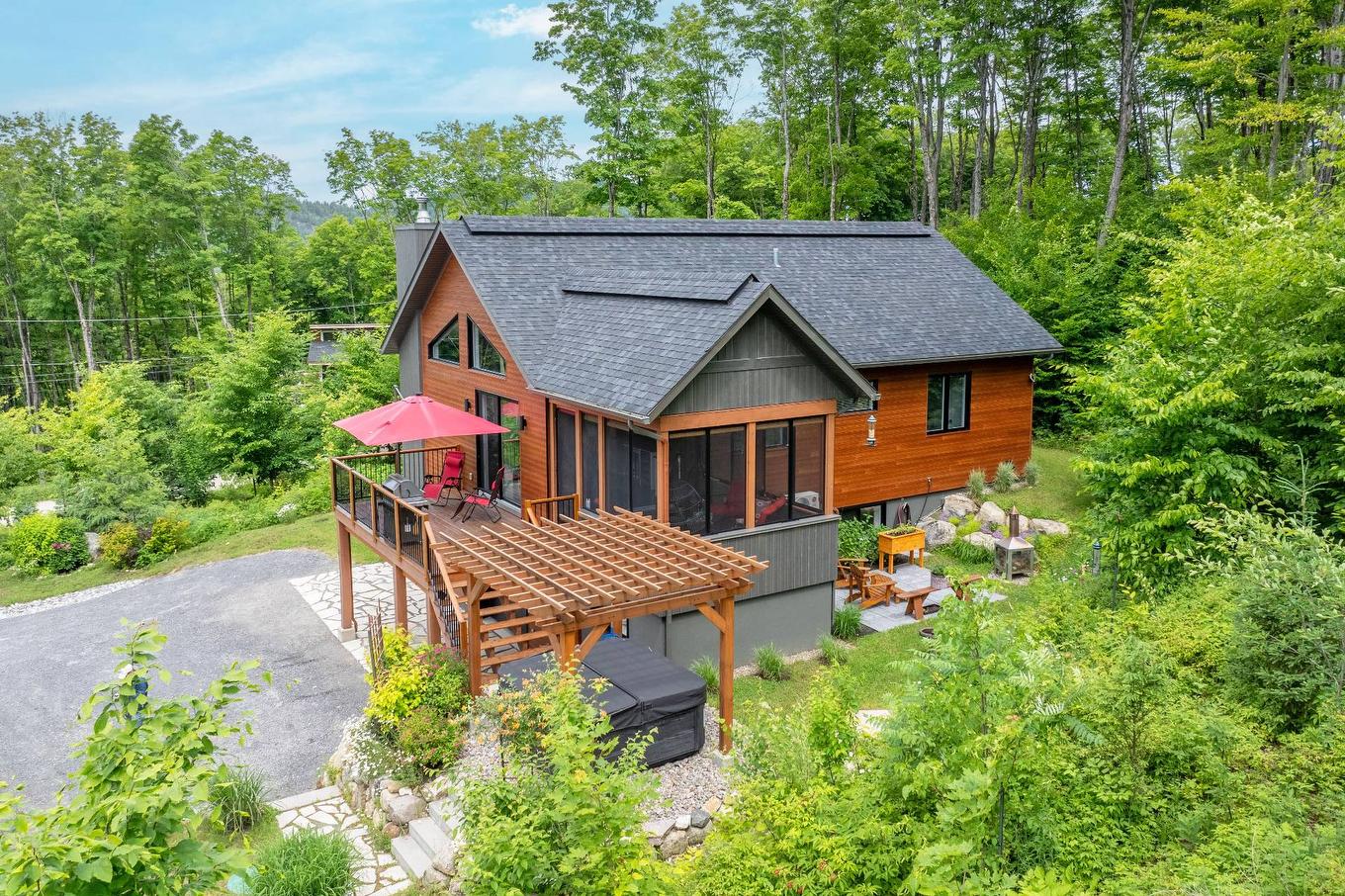 Back facade - 140 Allée Des Weskarinis, Mont-Tremblant, QC - Outdoor