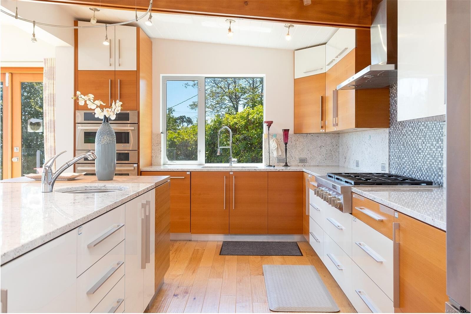 2597 Vista Bay Rd, Saanich, BC