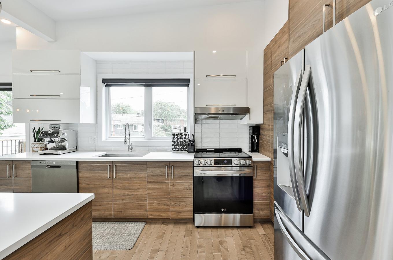 Kitchen - 30 Rue Christian, Repentigny (Repentigny), QC - Indoor Photo Showing Kitchen With Upgraded Kitchen