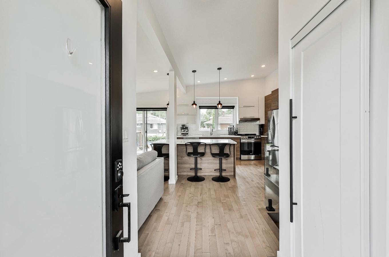 Hall - 30 Rue Christian, Repentigny (Repentigny), QC - Indoor